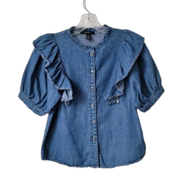 FOREVER 21 Short Sleeve Crew Neck Denim Woven Blue Button Up Shirt Size Small - Picture 1 of 4